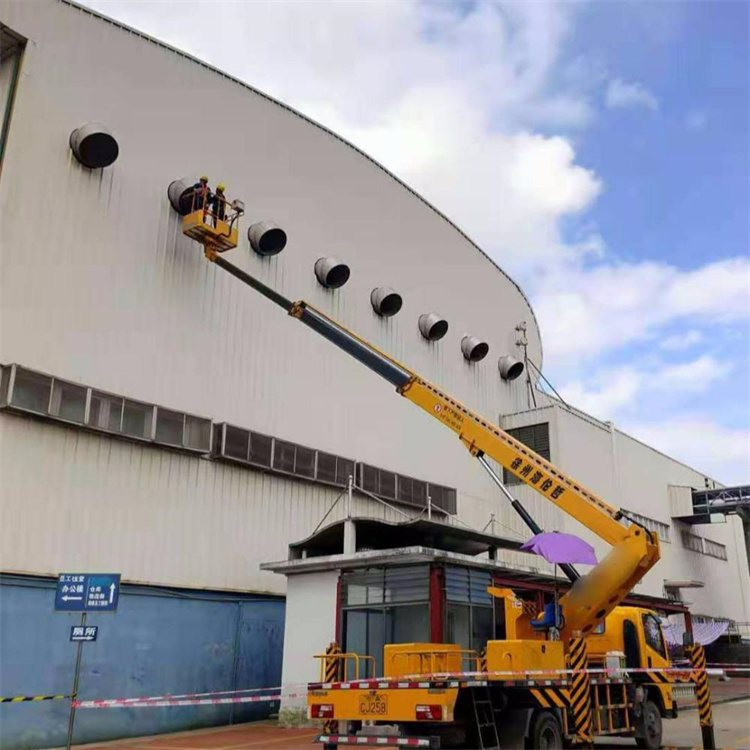 沂水高空作业车出租服务：专业广告牌安装解决方案