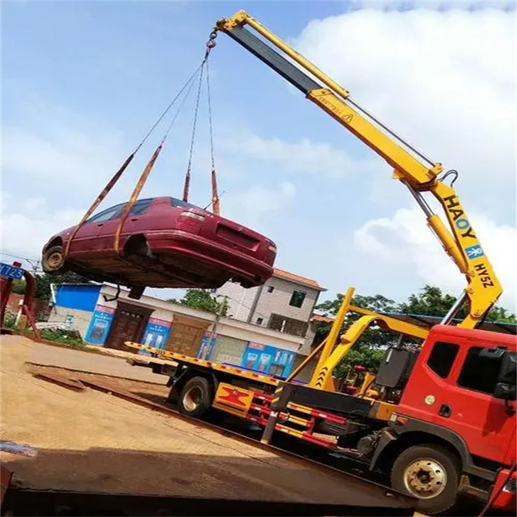 沂水吊车吊汽车的正确方法